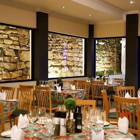 Park Hotel Мокопане Экстерьер фото