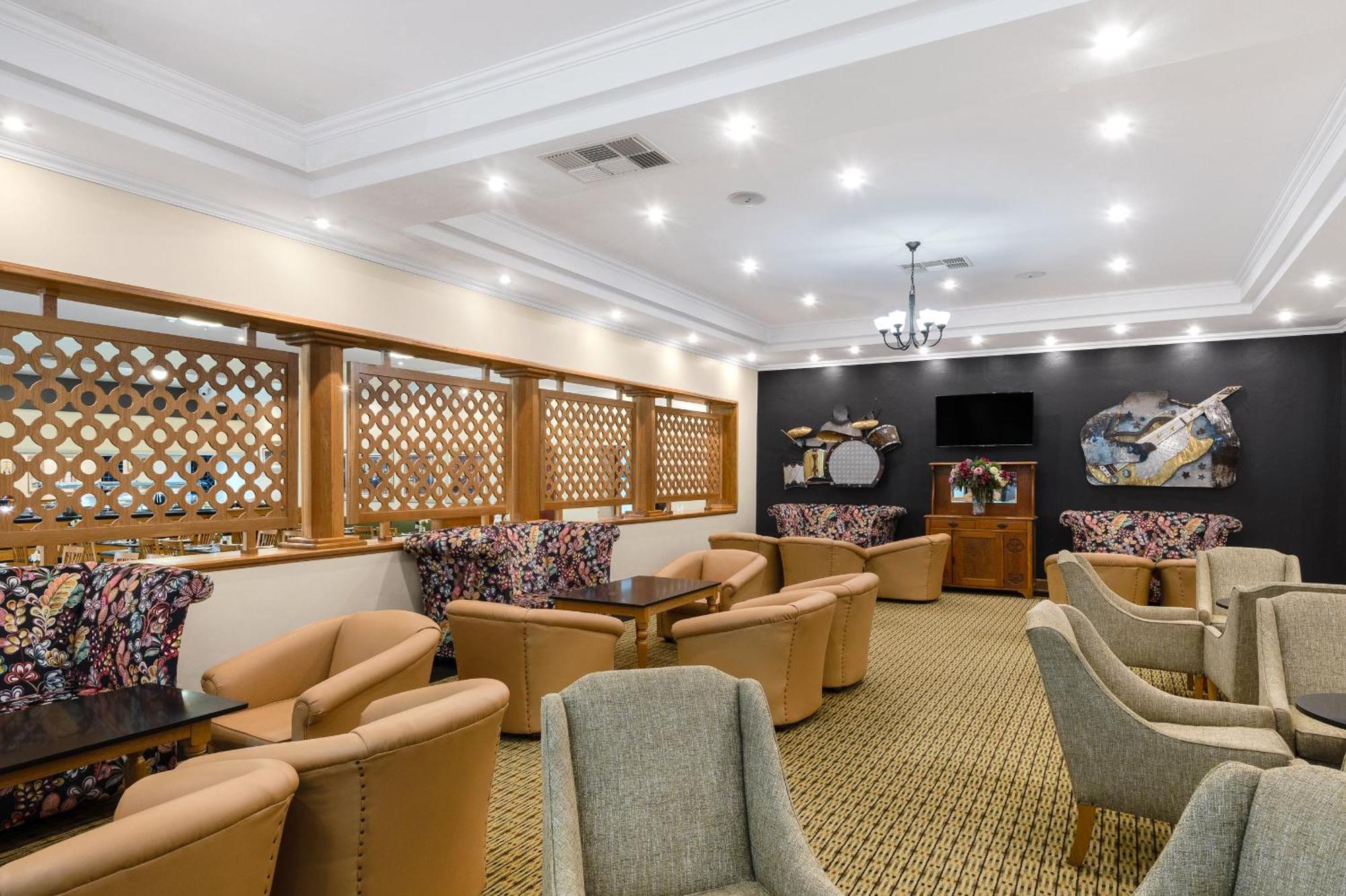 Park Hotel Мокопане Экстерьер фото