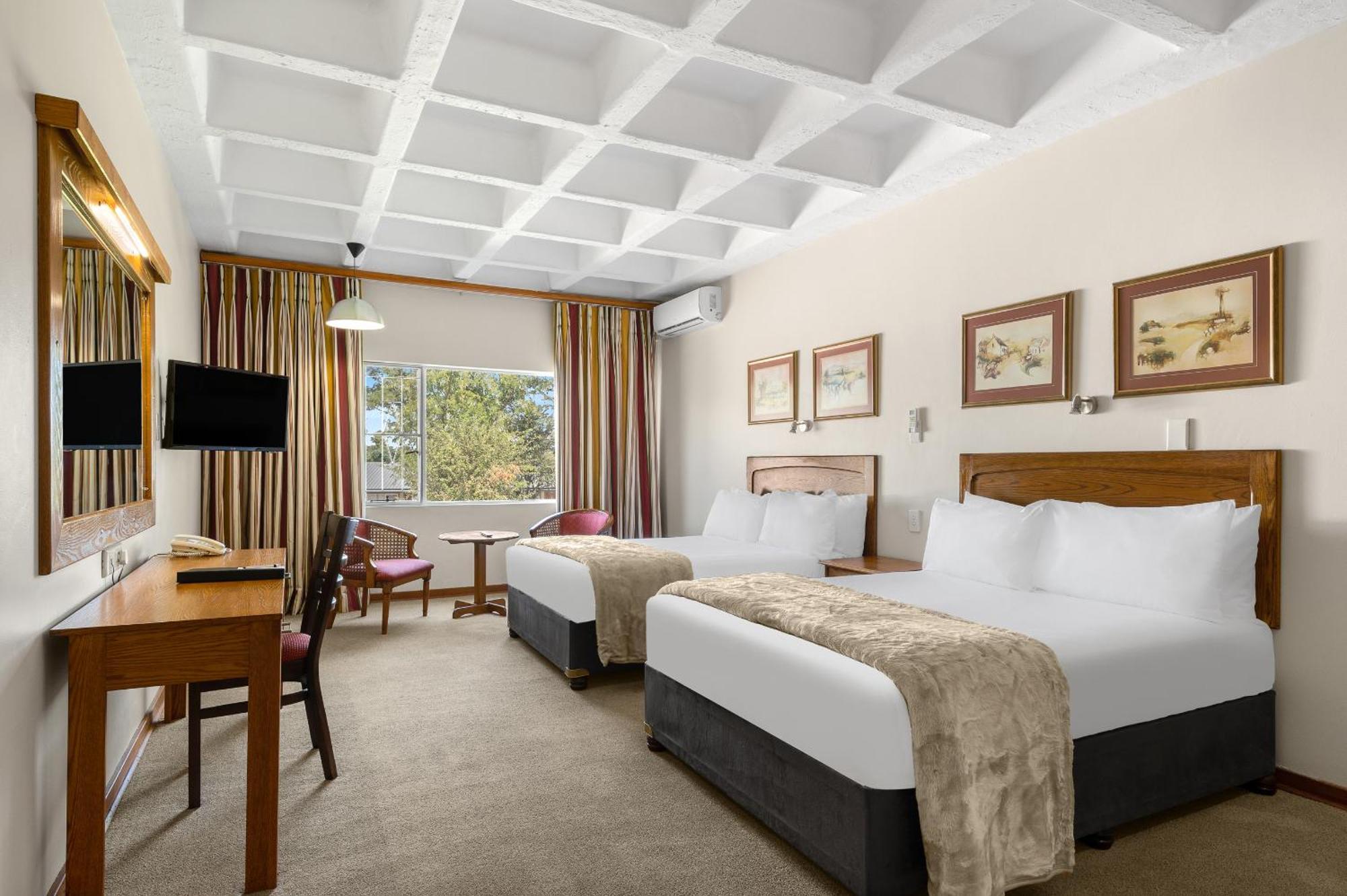 Park Hotel Мокопане Экстерьер фото