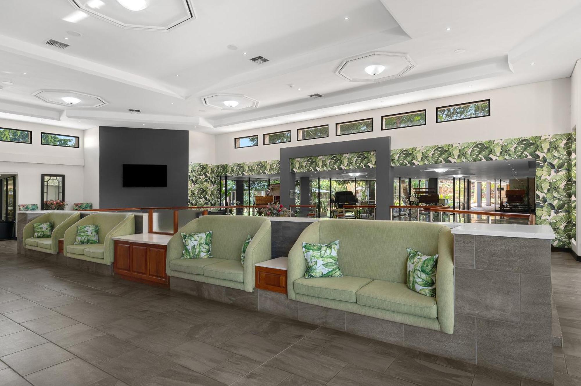 Park Hotel Мокопане Экстерьер фото