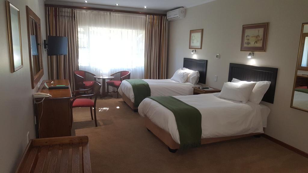 Park Hotel Мокопане Экстерьер фото