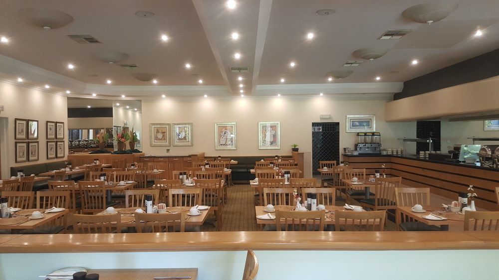 Park Hotel Мокопане Экстерьер фото